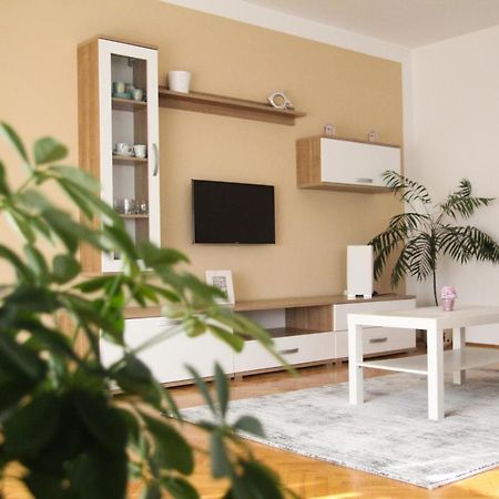 Apartments Marina Sveti Filip i Jakov Eksteriør bilde
