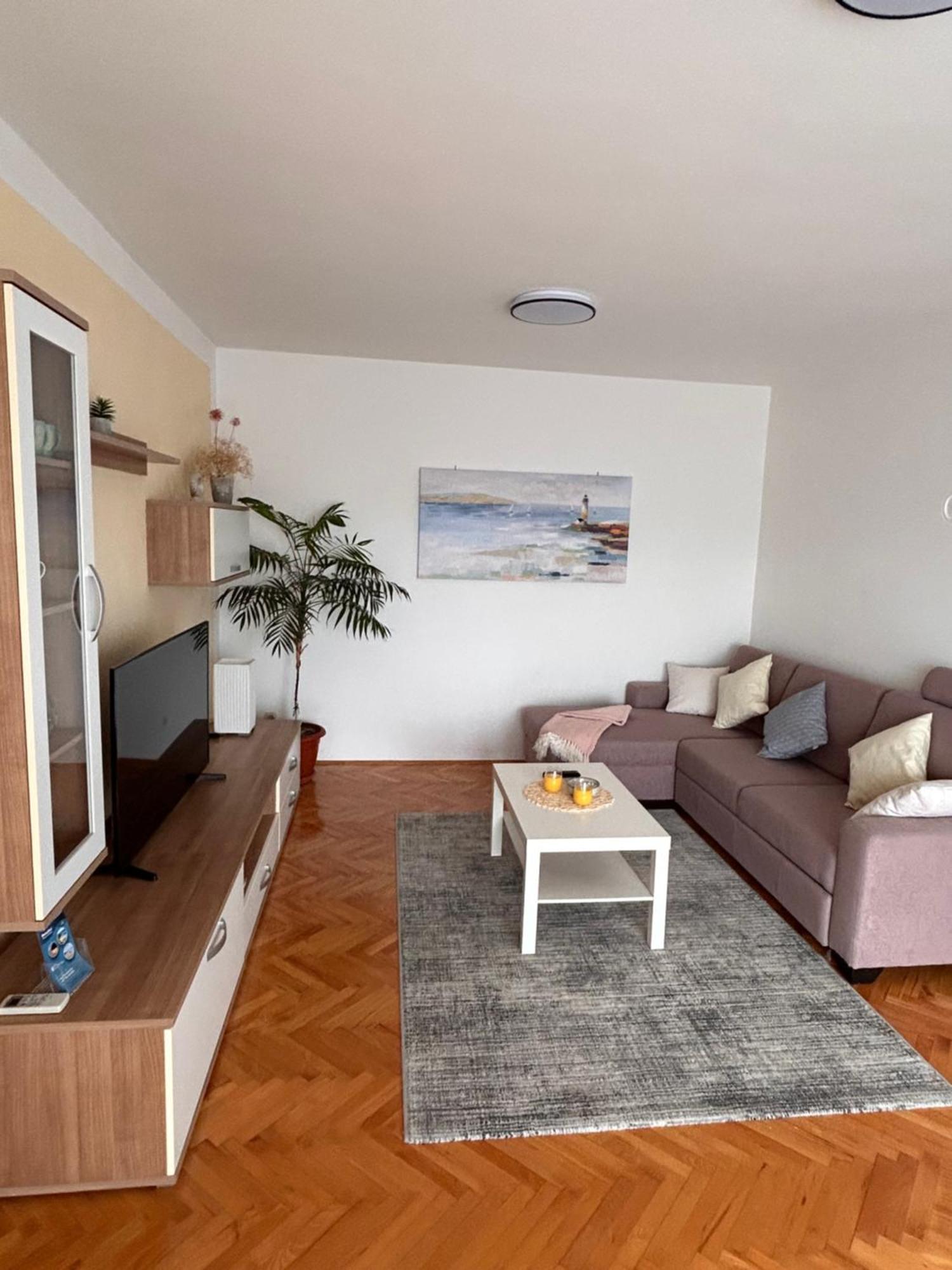 Apartments Marina Sveti Filip i Jakov Eksteriør bilde