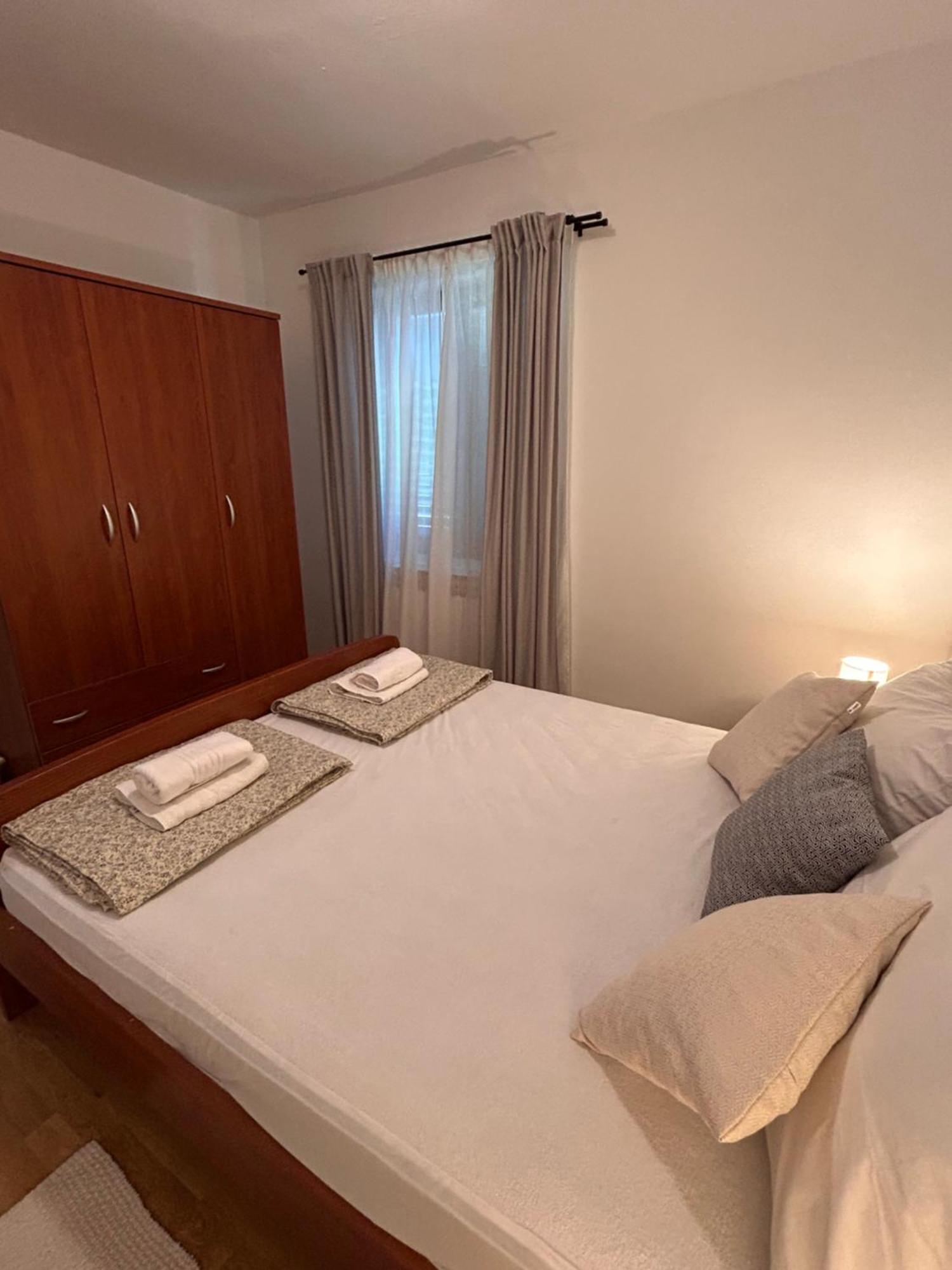 Apartments Marina Sveti Filip i Jakov Eksteriør bilde