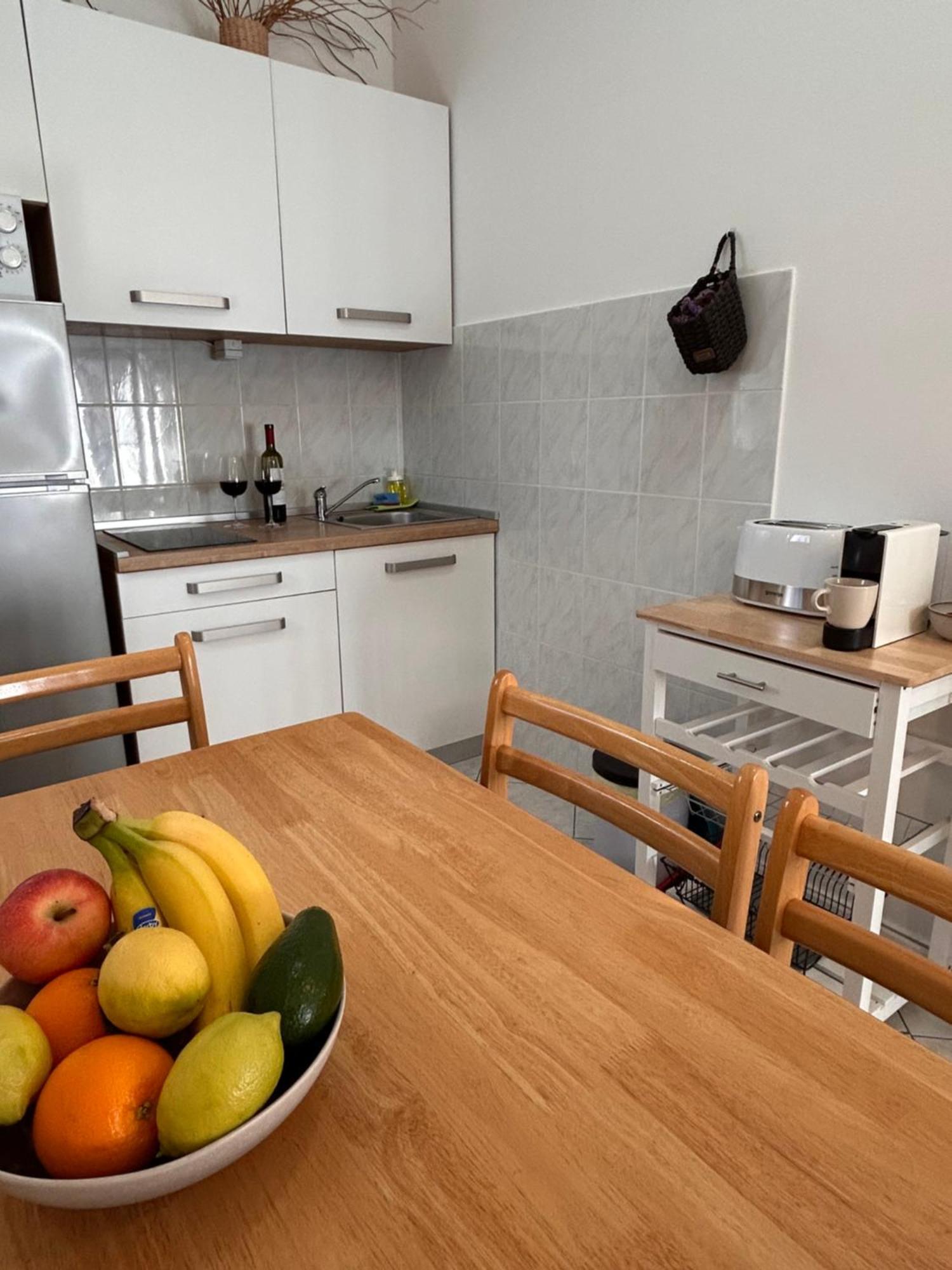 Apartments Marina Sveti Filip i Jakov Eksteriør bilde