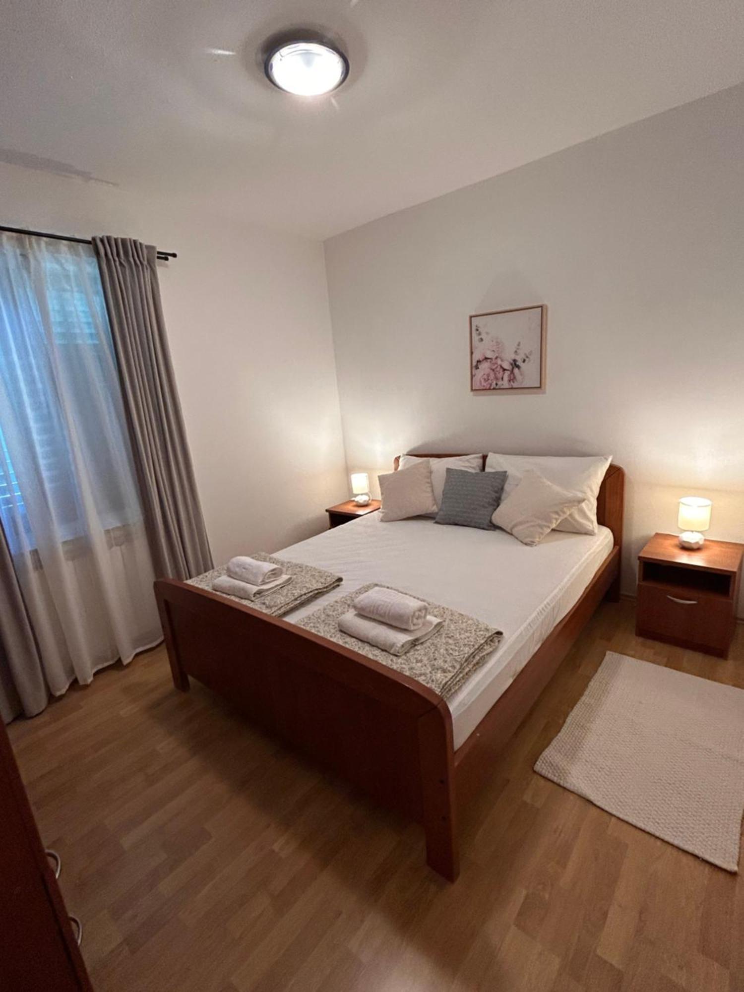 Apartments Marina Sveti Filip i Jakov Eksteriør bilde