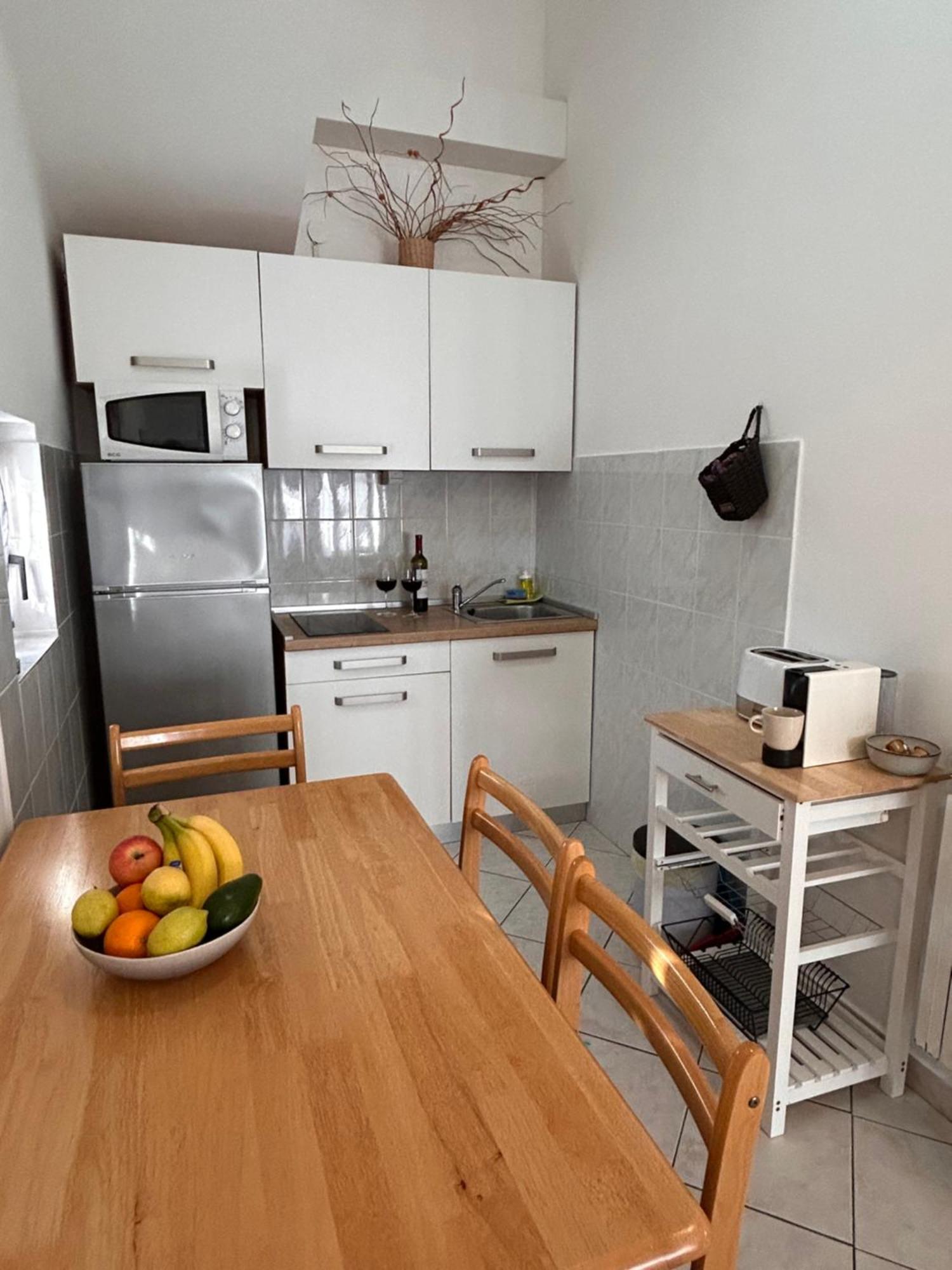 Apartments Marina Sveti Filip i Jakov Eksteriør bilde