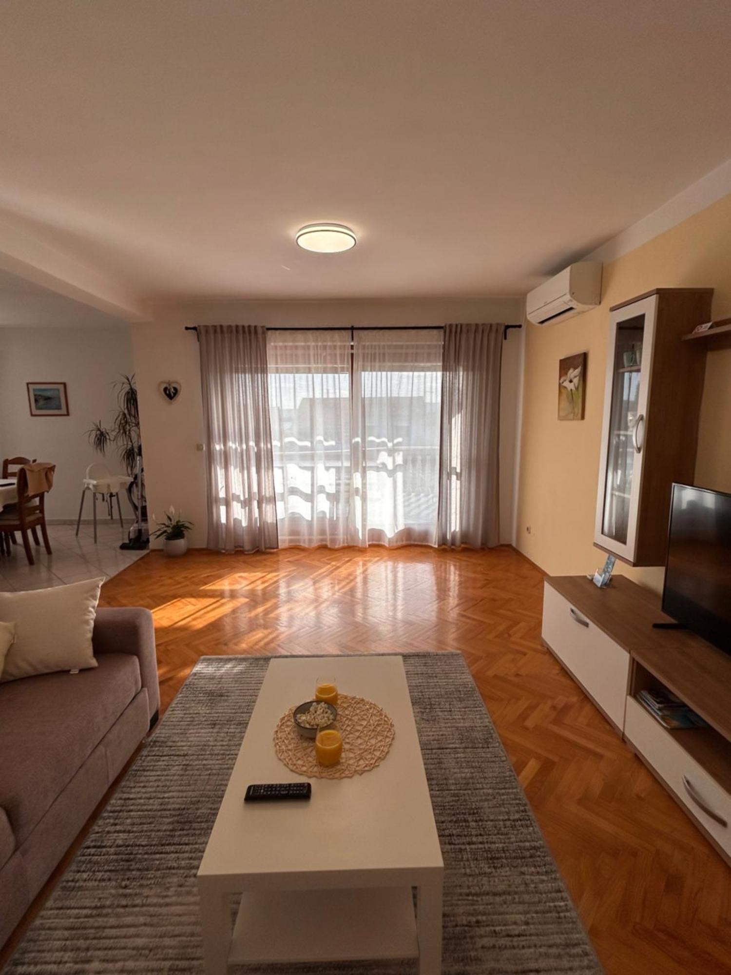 Apartments Marina Sveti Filip i Jakov Eksteriør bilde